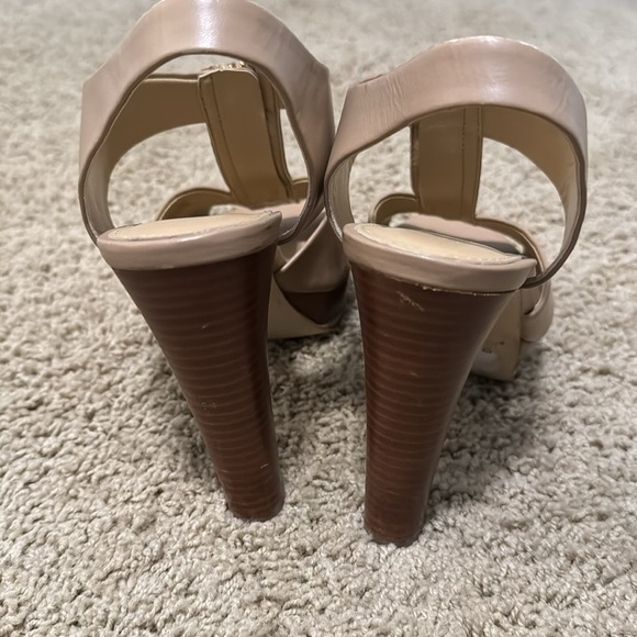 Michael Kors women’s platform heels - Picture 3 of 5